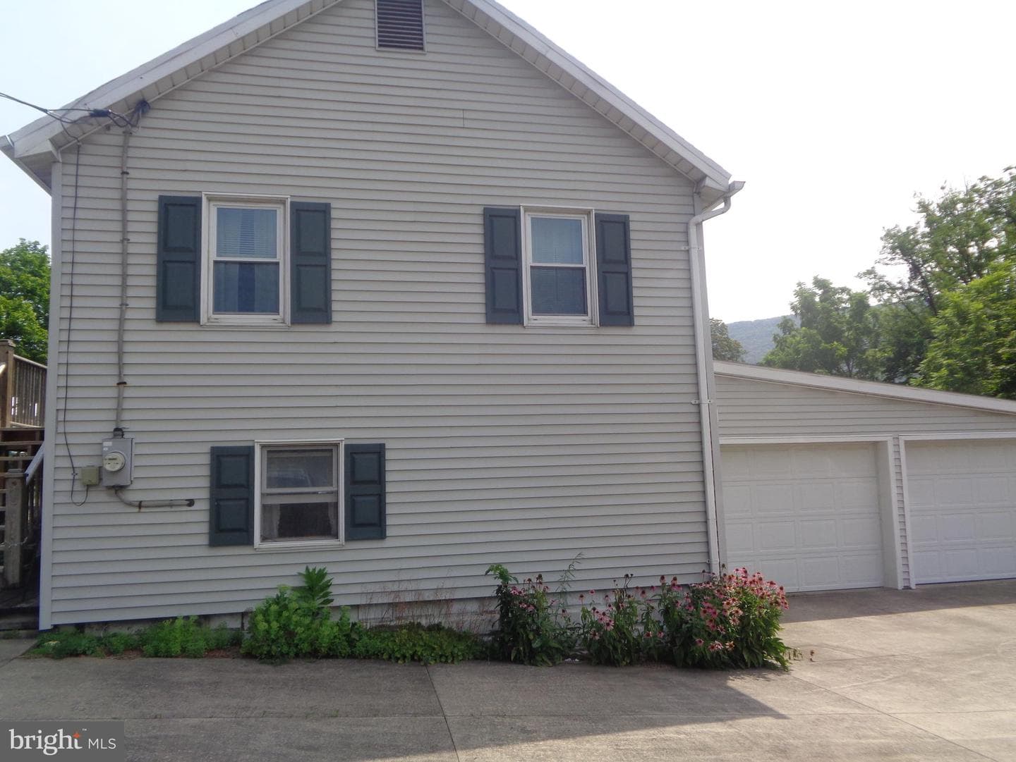 52 Brown Street N photo 36