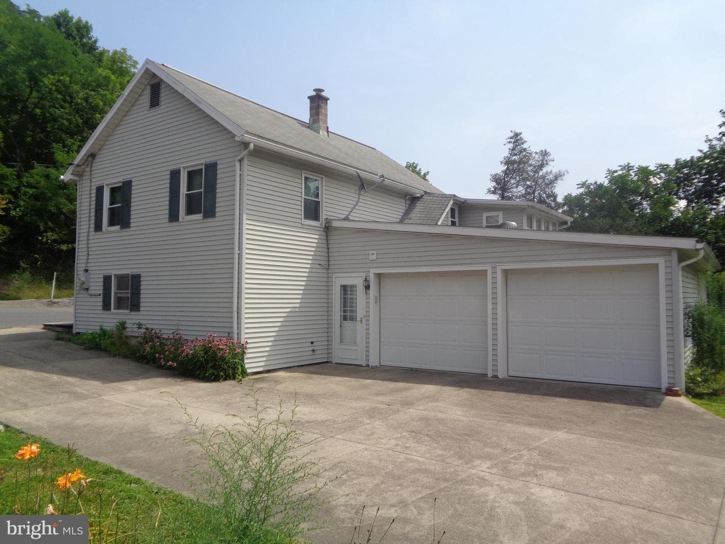 52 Brown Street N photo 38