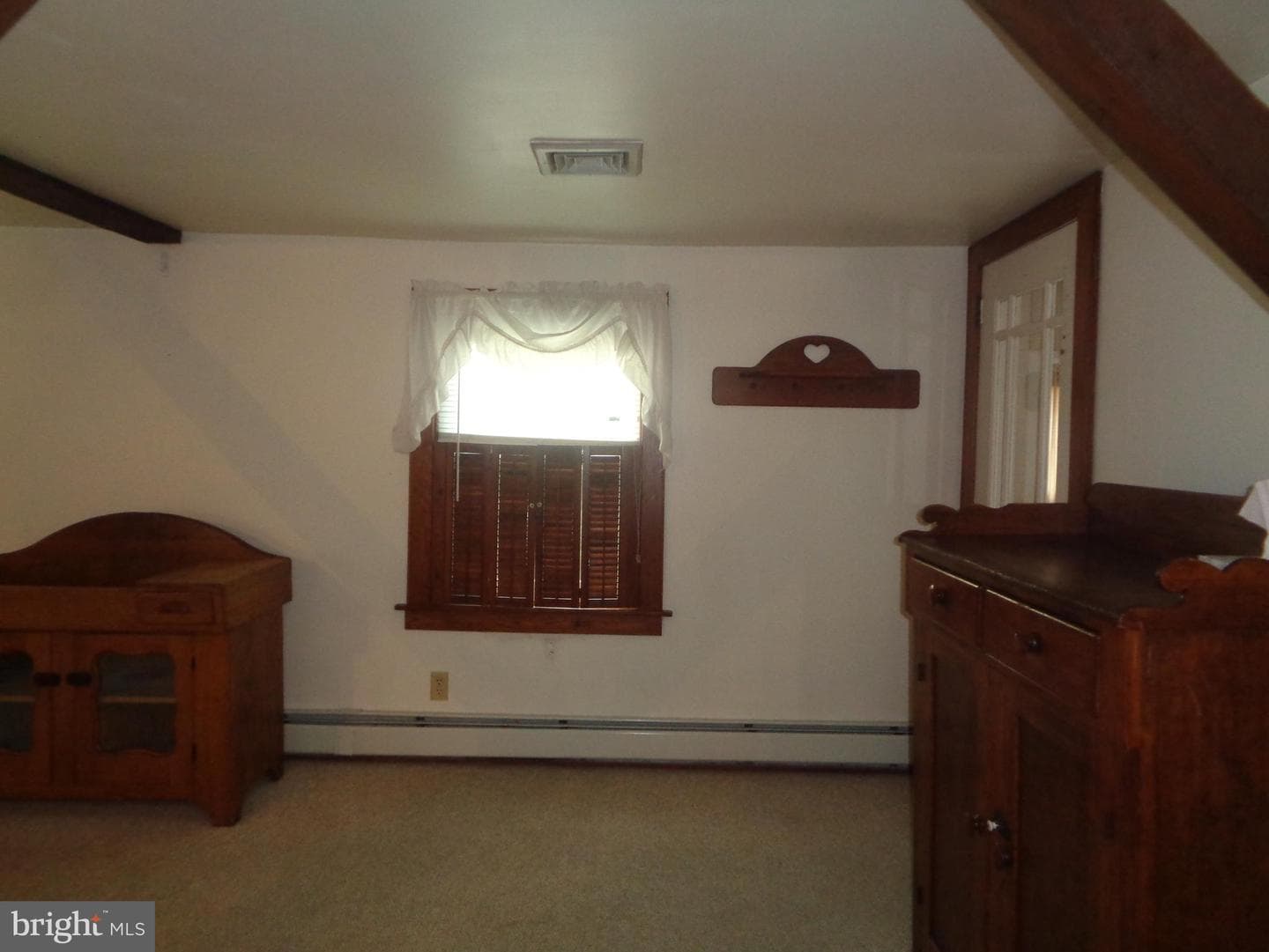 52 Brown Street N photo 9