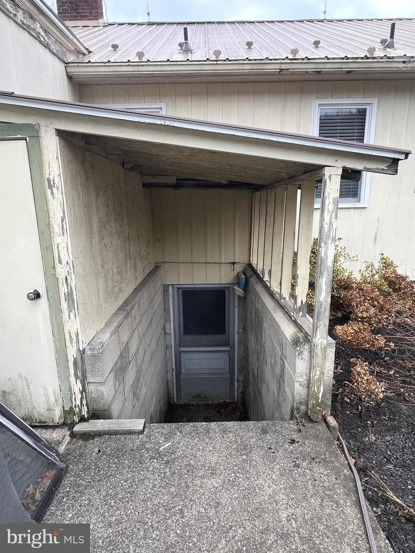 656 Snyder Avenue photo 33