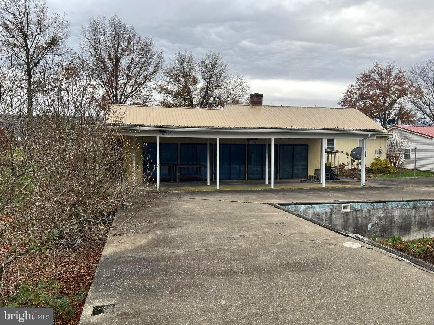 656 Snyder Avenue photo 38