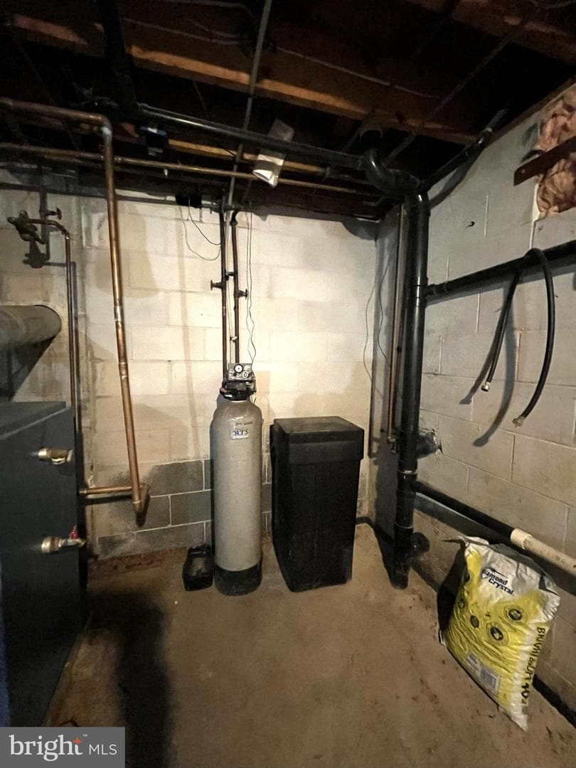 2 E New Market Street photo 44