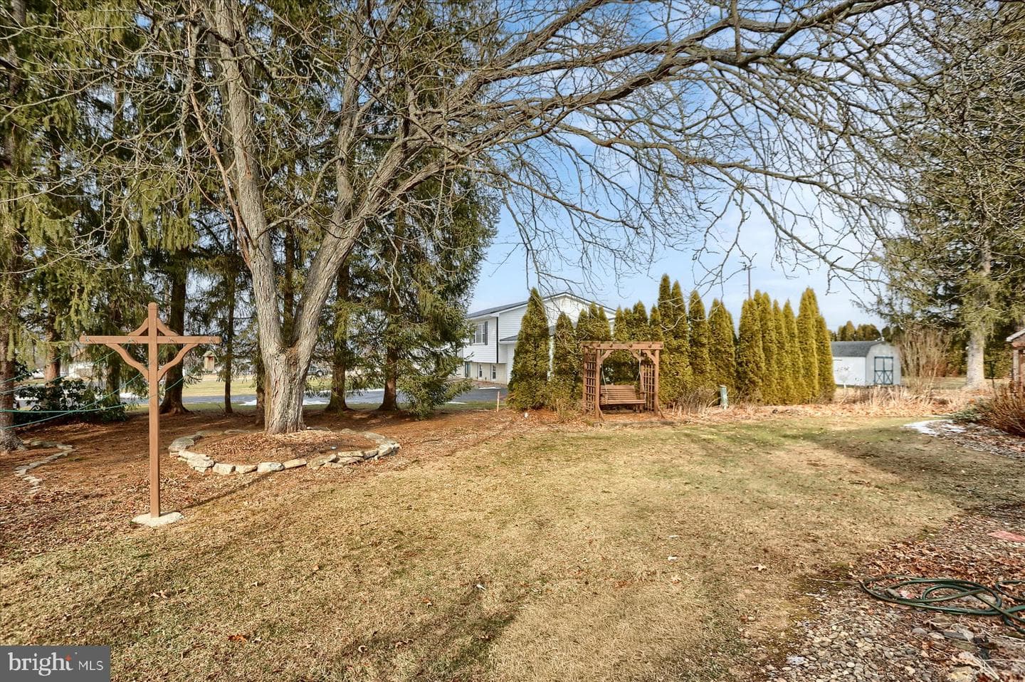301 Stahl Street photo 37