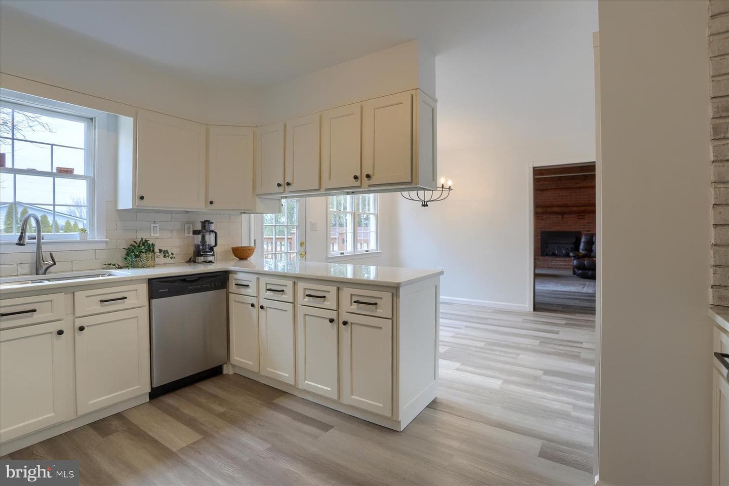 301 Stahl Street photo 6
