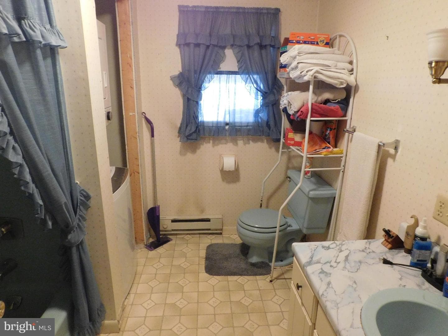 27 West Specht Street photo 3