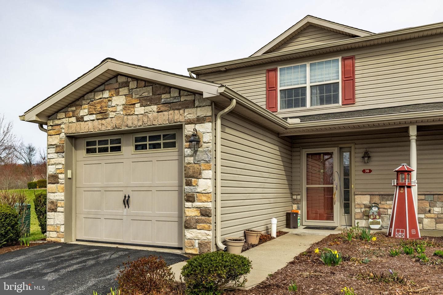 38 N Oakwood Lane photo 1