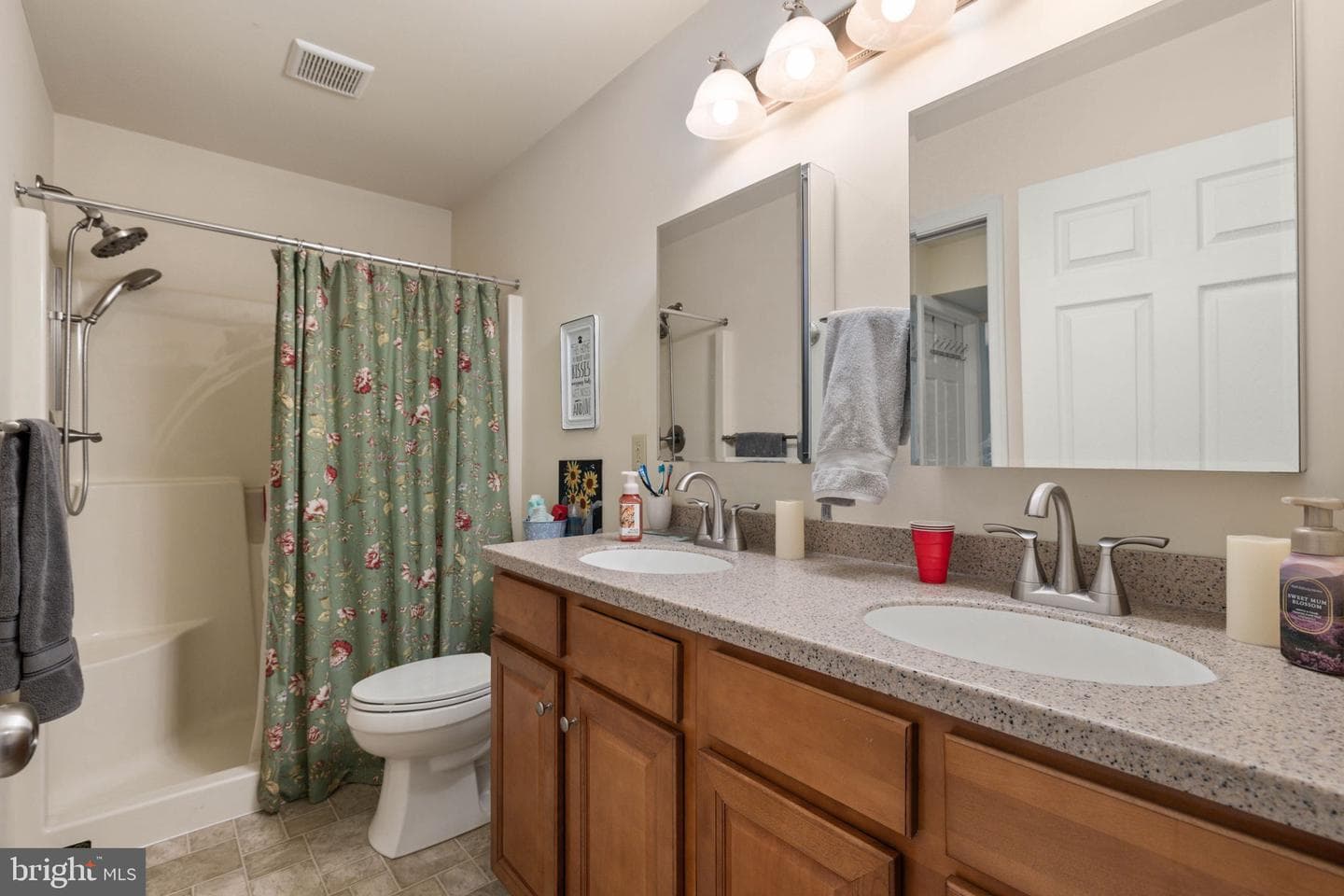 38 N Oakwood Lane photo 13