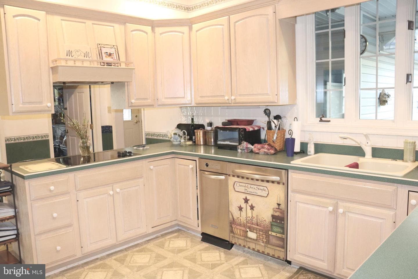 620 Stonebridge Drive photo 3