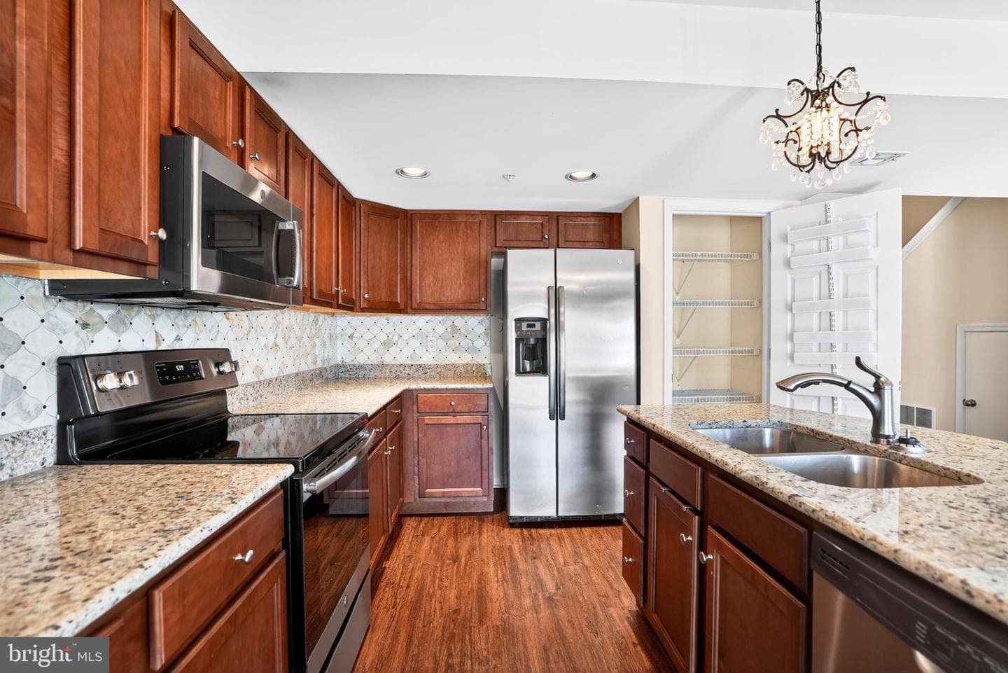 175 N Oakwood photo 11