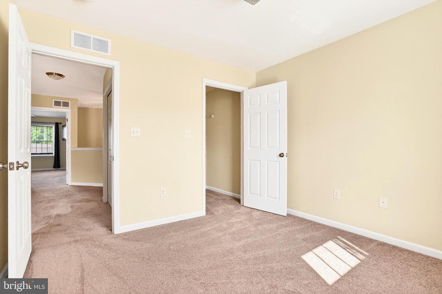 175 N Oakwood photo 26