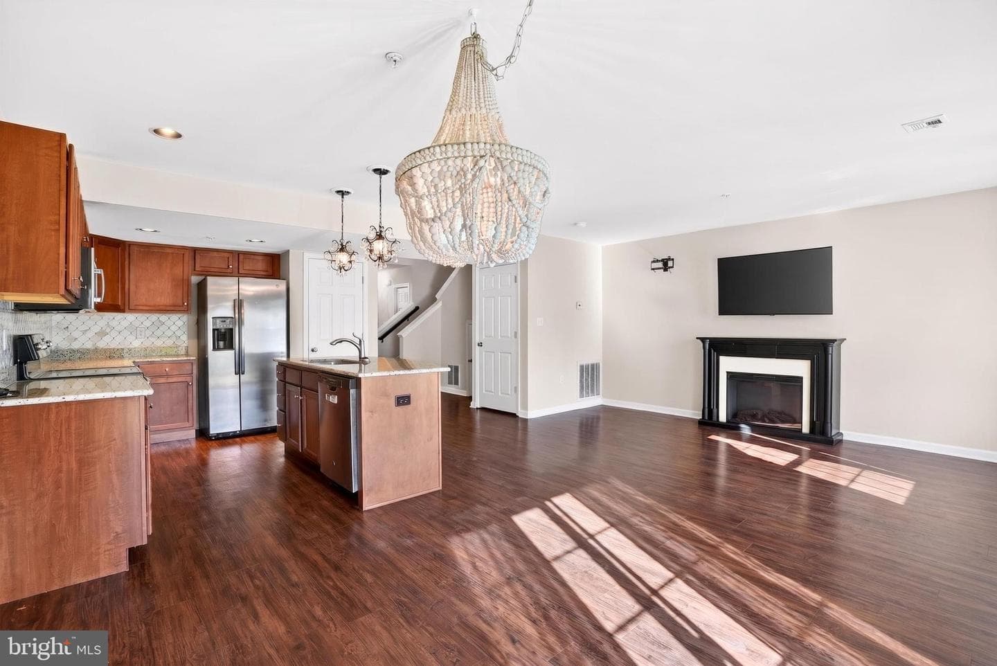175 N Oakwood photo 3