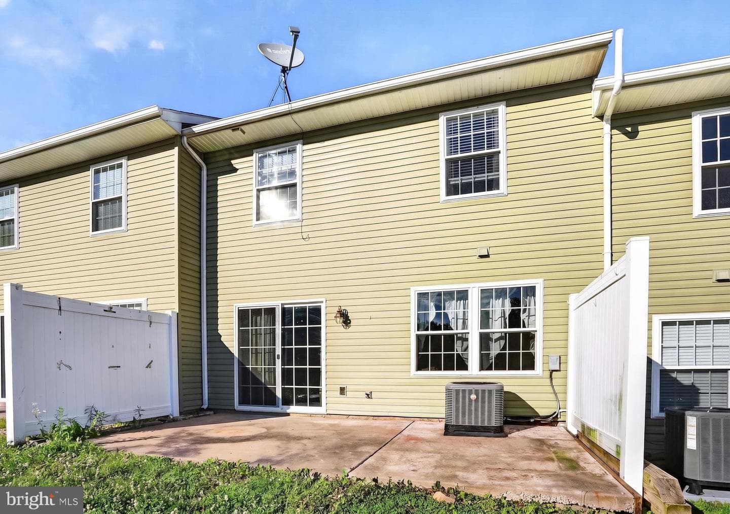 175 N Oakwood photo 39