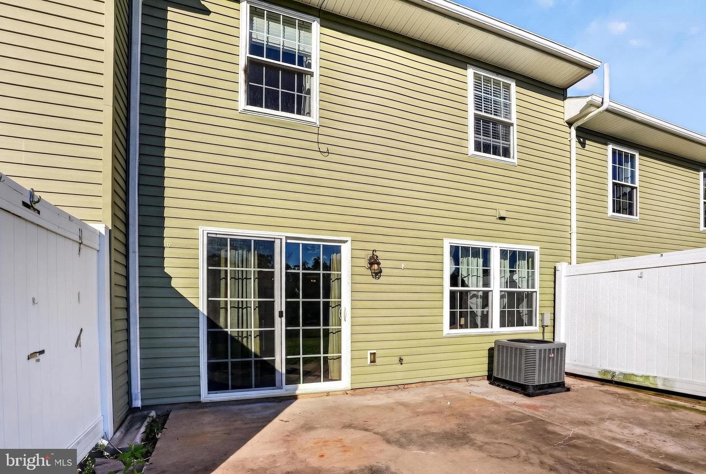 175 N Oakwood photo 40