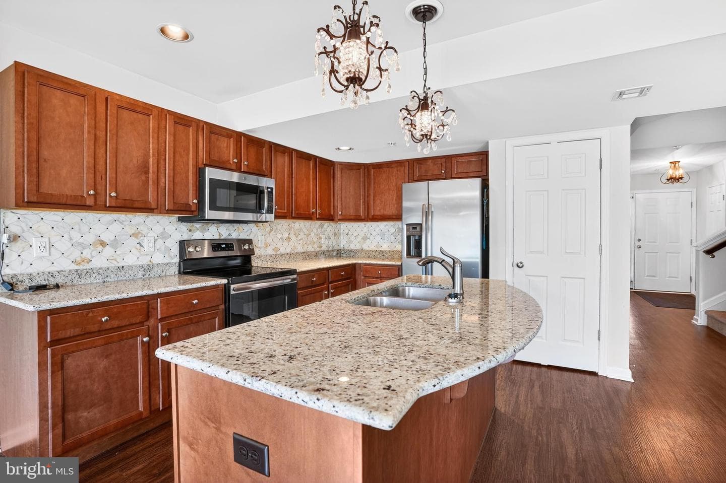 175 N Oakwood photo 5