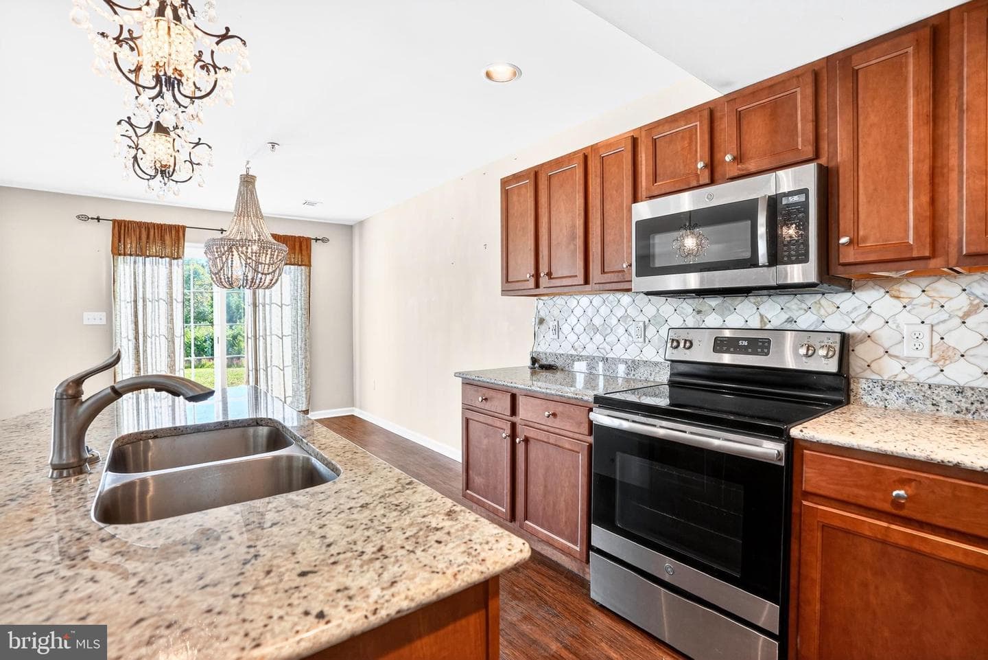 175 N Oakwood photo 7
