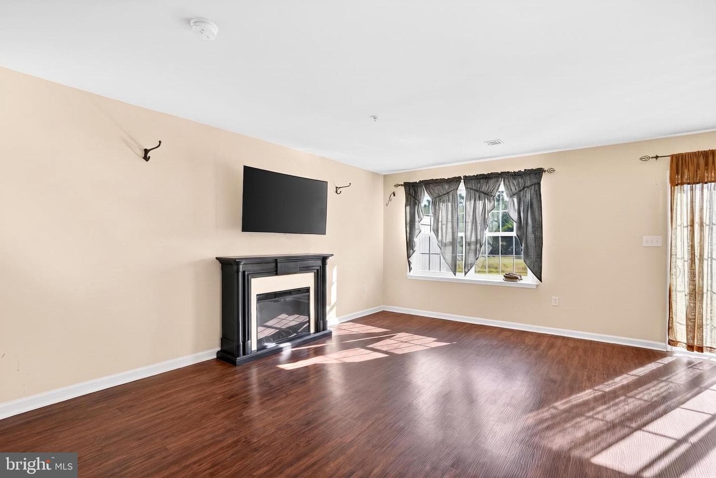 175 N Oakwood photo 9