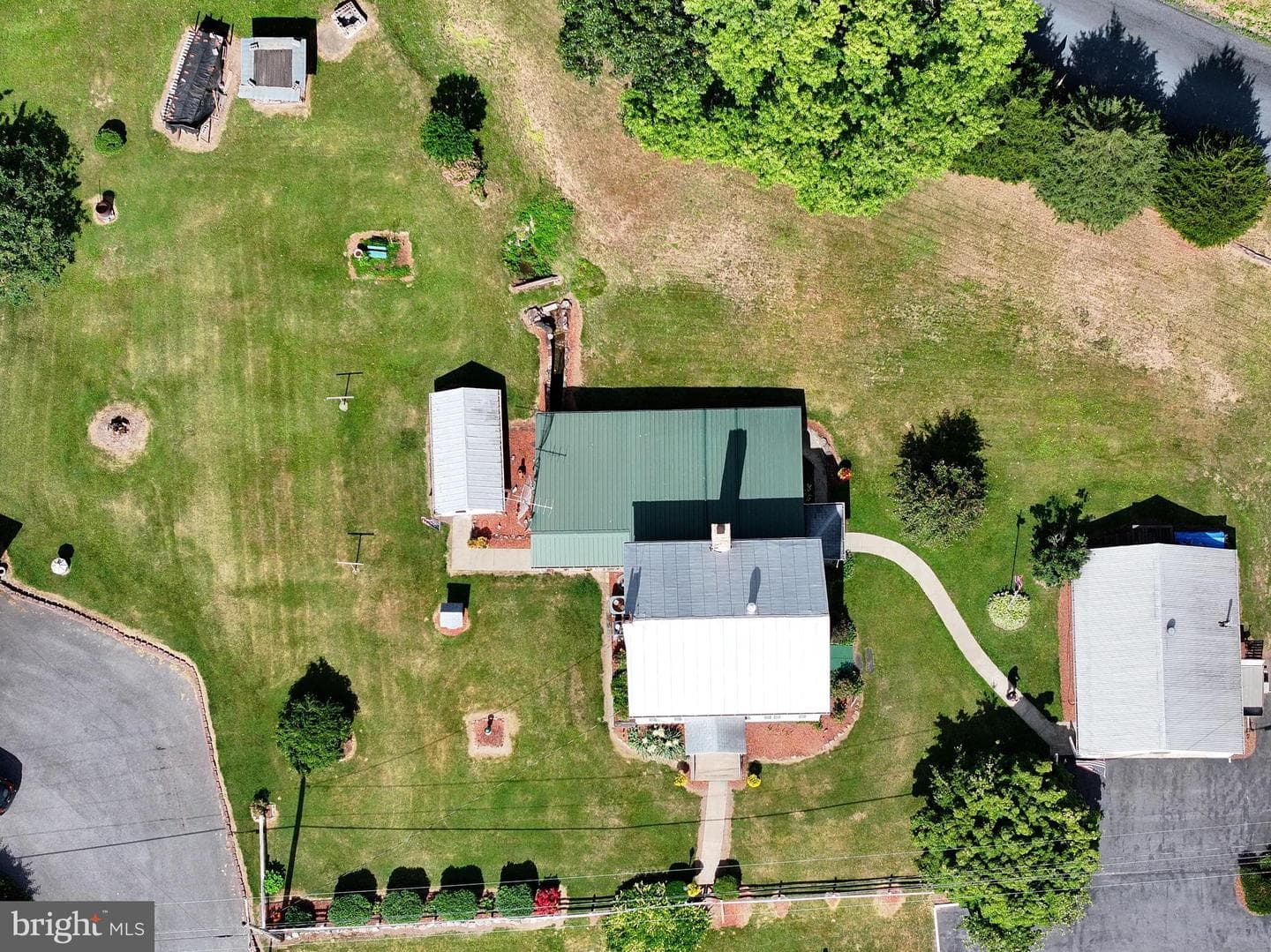 1674 S Susquehanna Trail photo 3