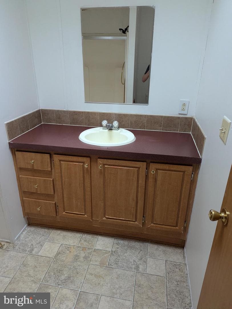 81 Laurel Street photo 10