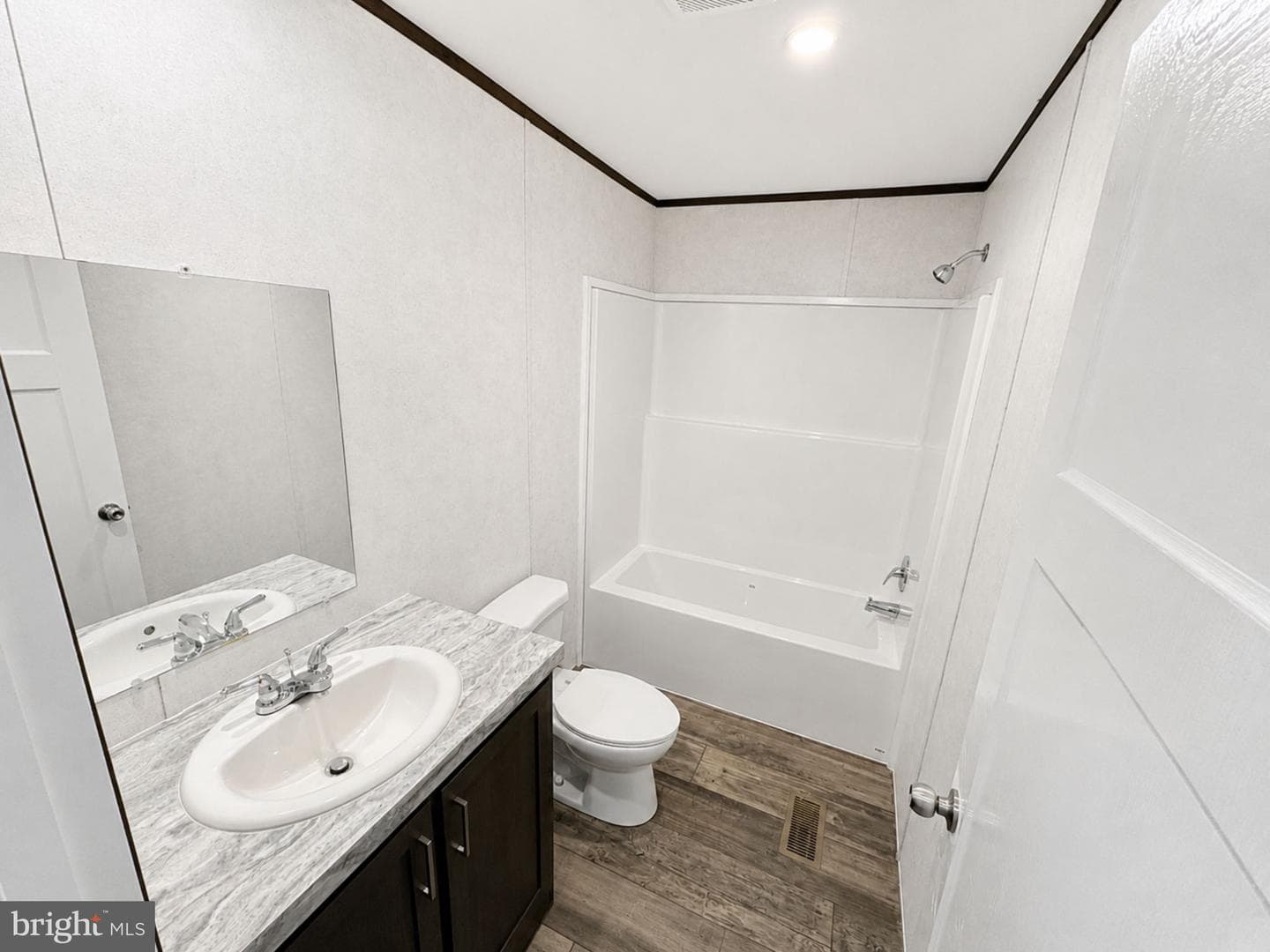 35 Lynn St photo 7