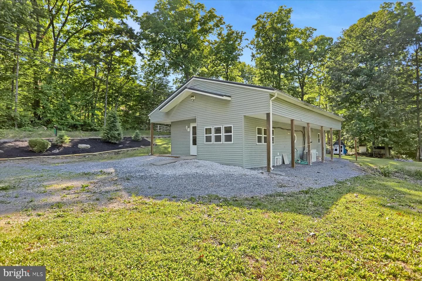 817 Trails End Rd photo 3