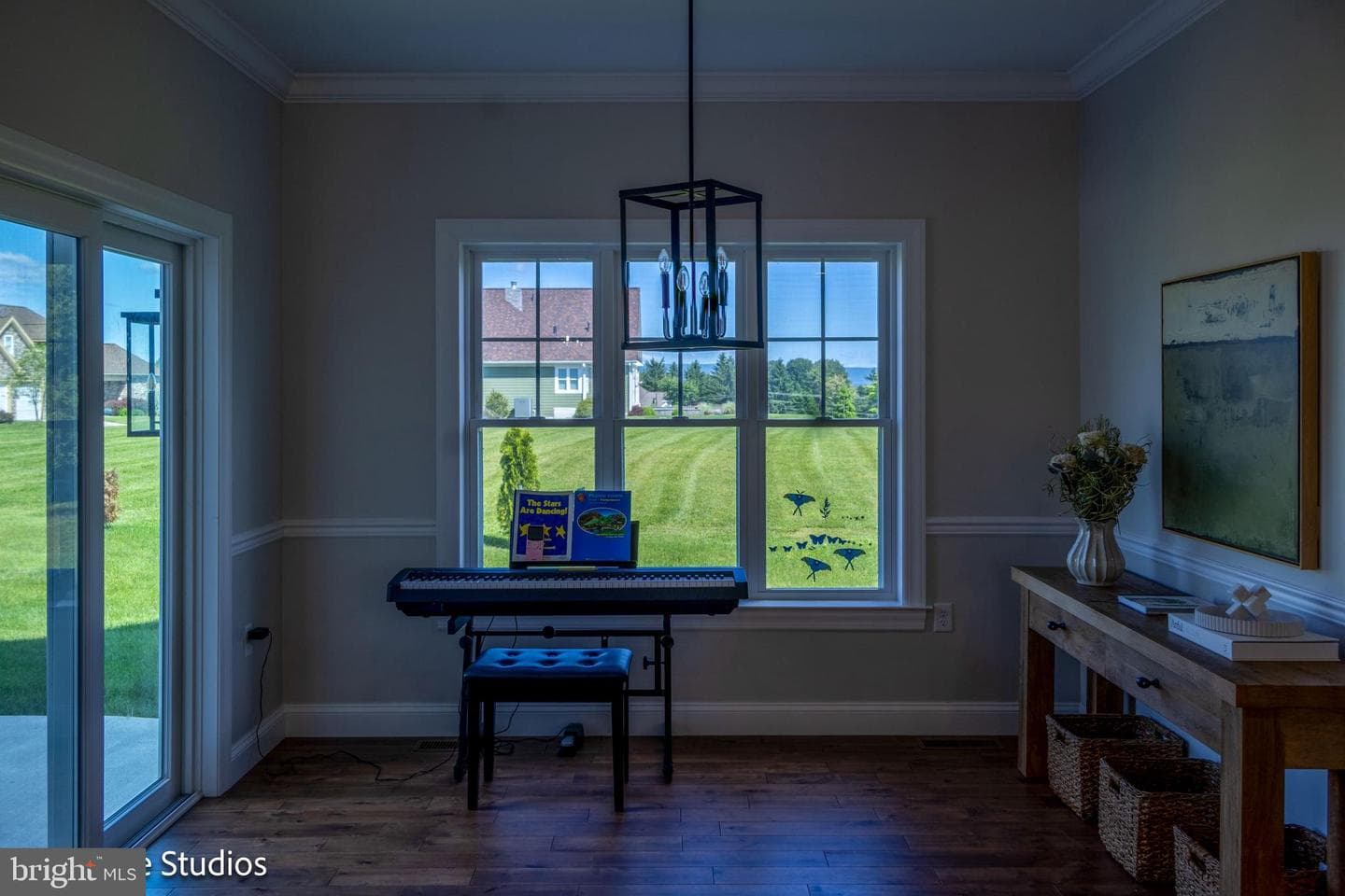 210 Windsor Way photo 10