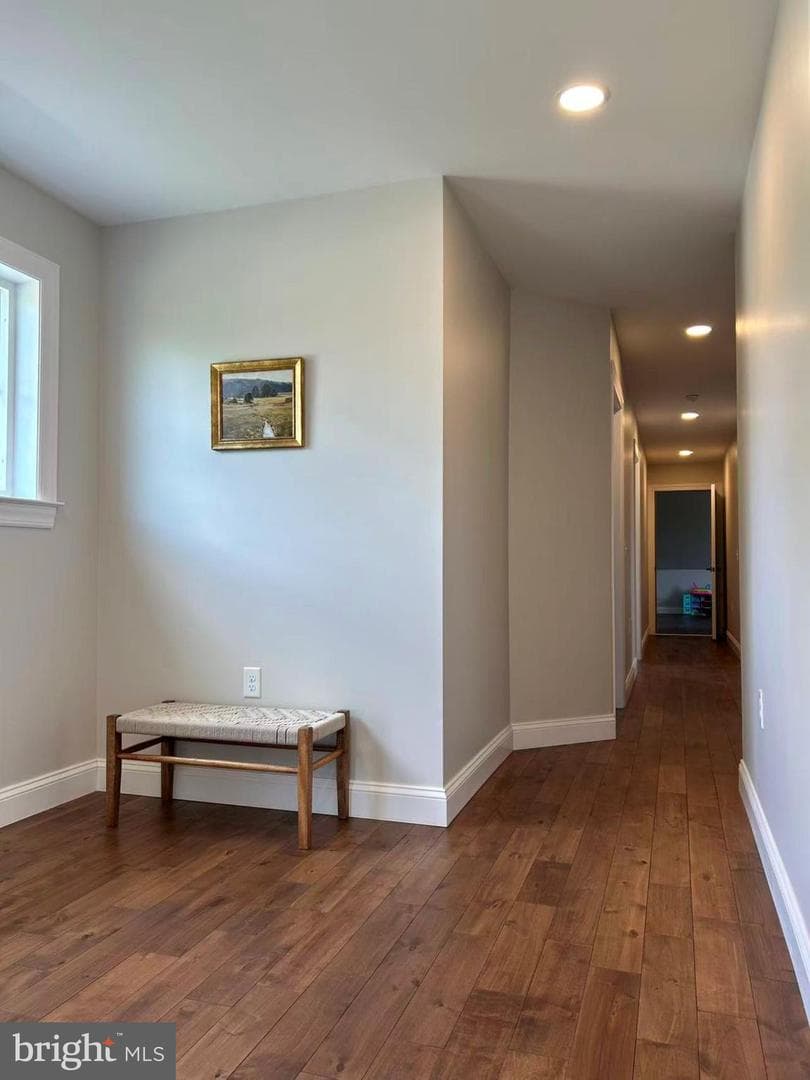 210 Windsor Way photo 11