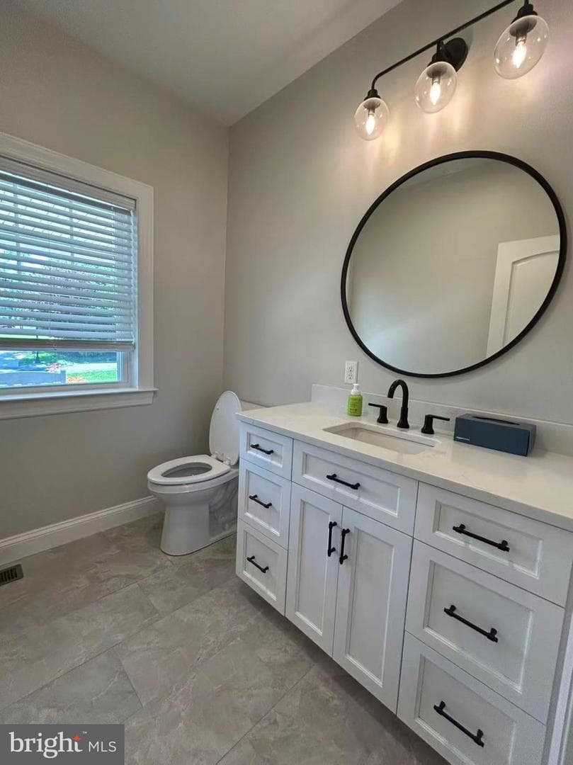 210 Windsor Way photo 25