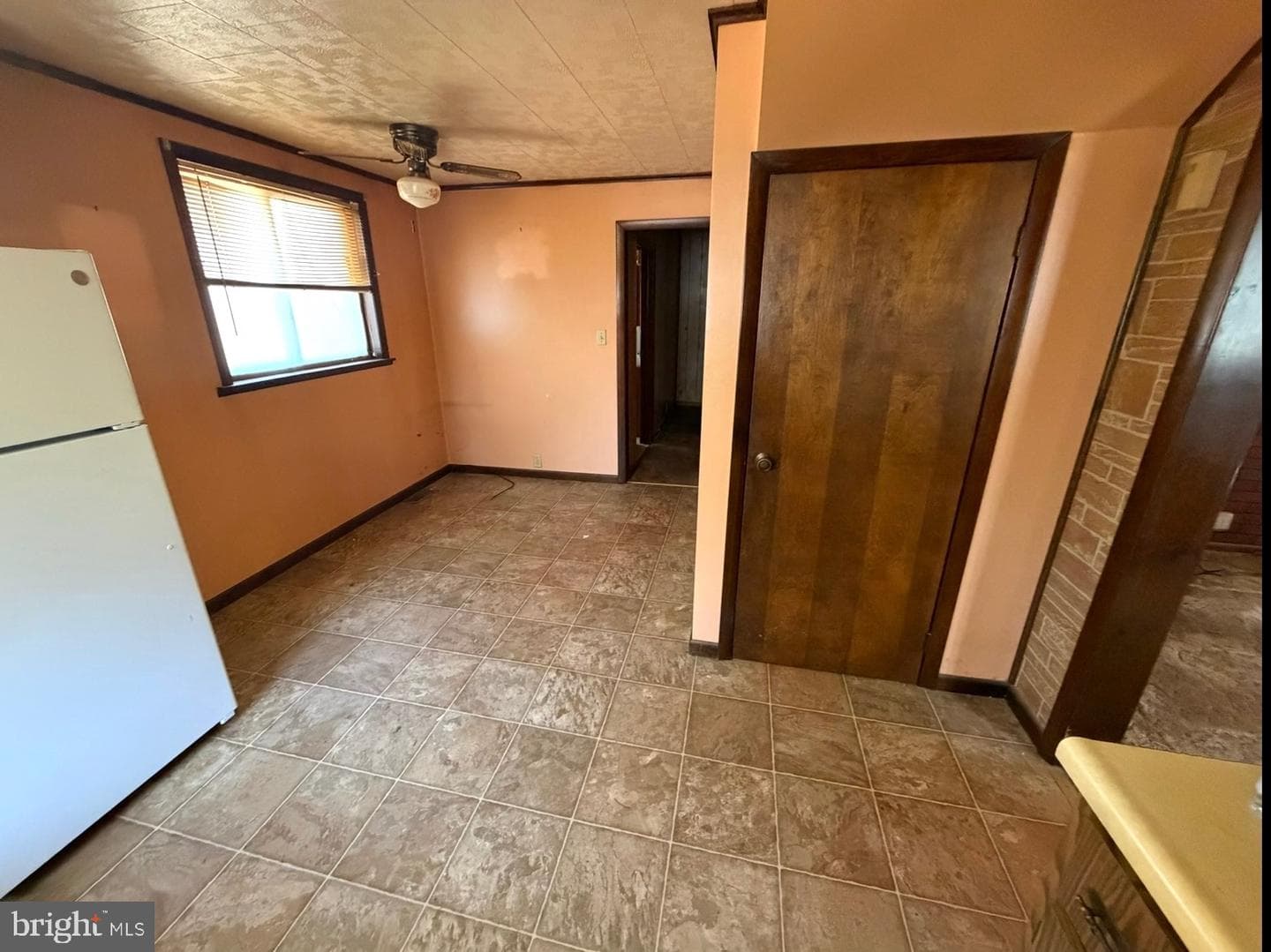309 Gibson Avenue photo 25