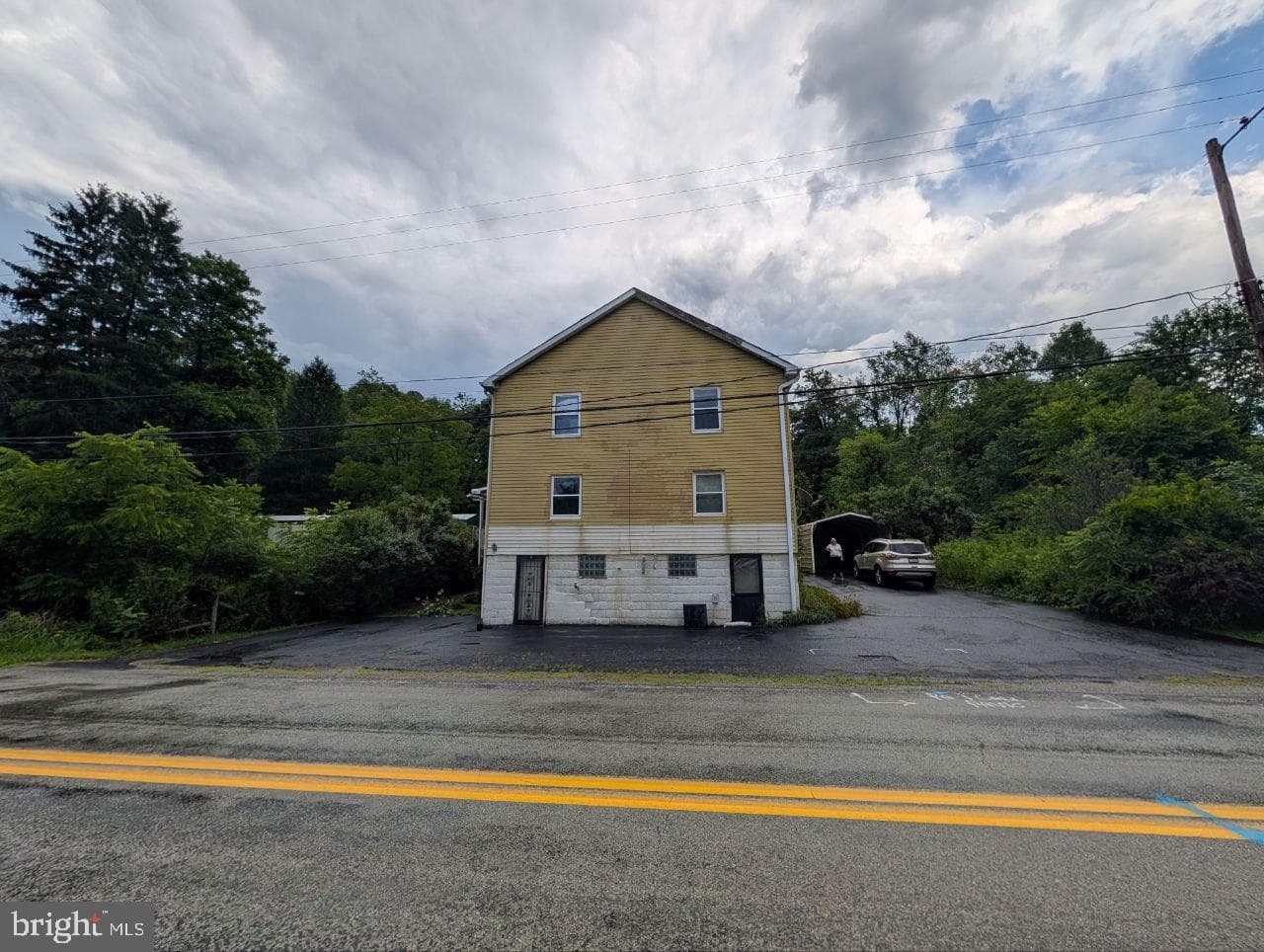 898 Joffre Cherry Valley Road, Burgettstown