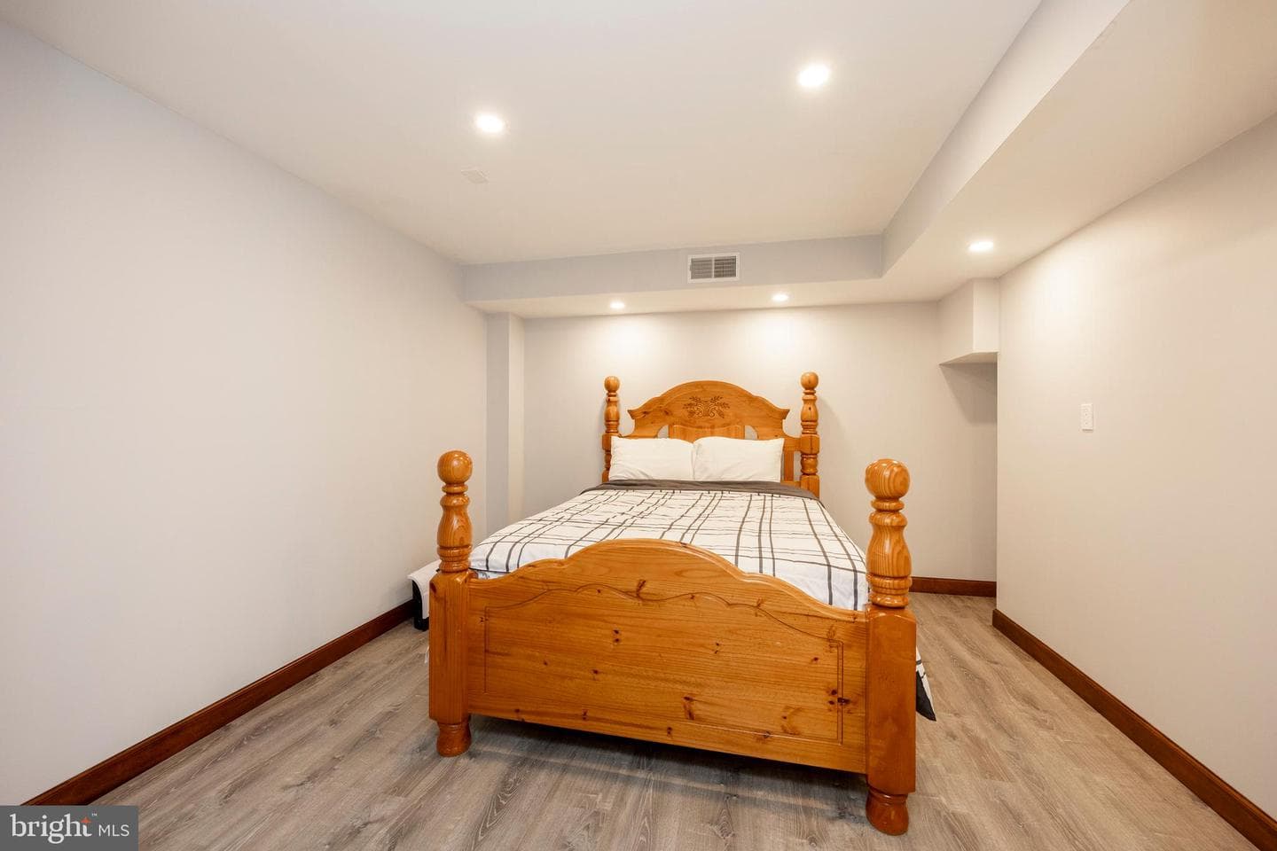 1212 Acacia photo 49