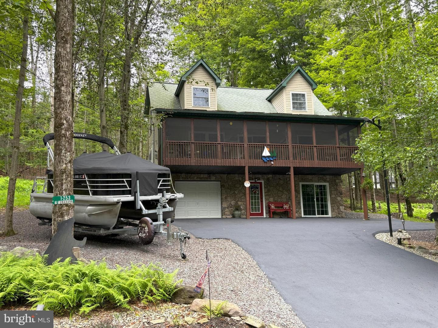 1013 Tomahawk Road photo 1