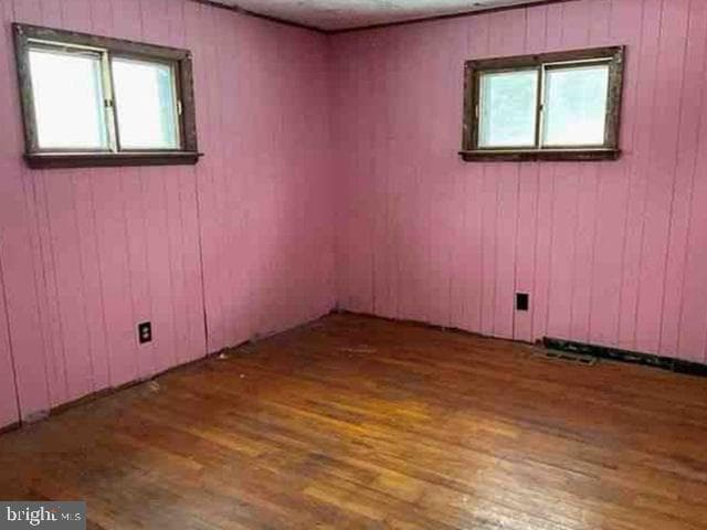 471 Griffith Road photo 7