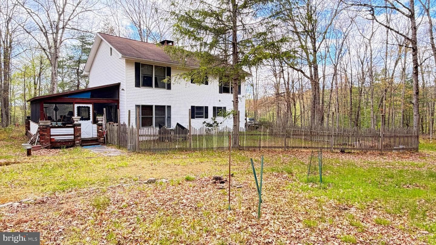 121 Ledgewood Dr photo 3