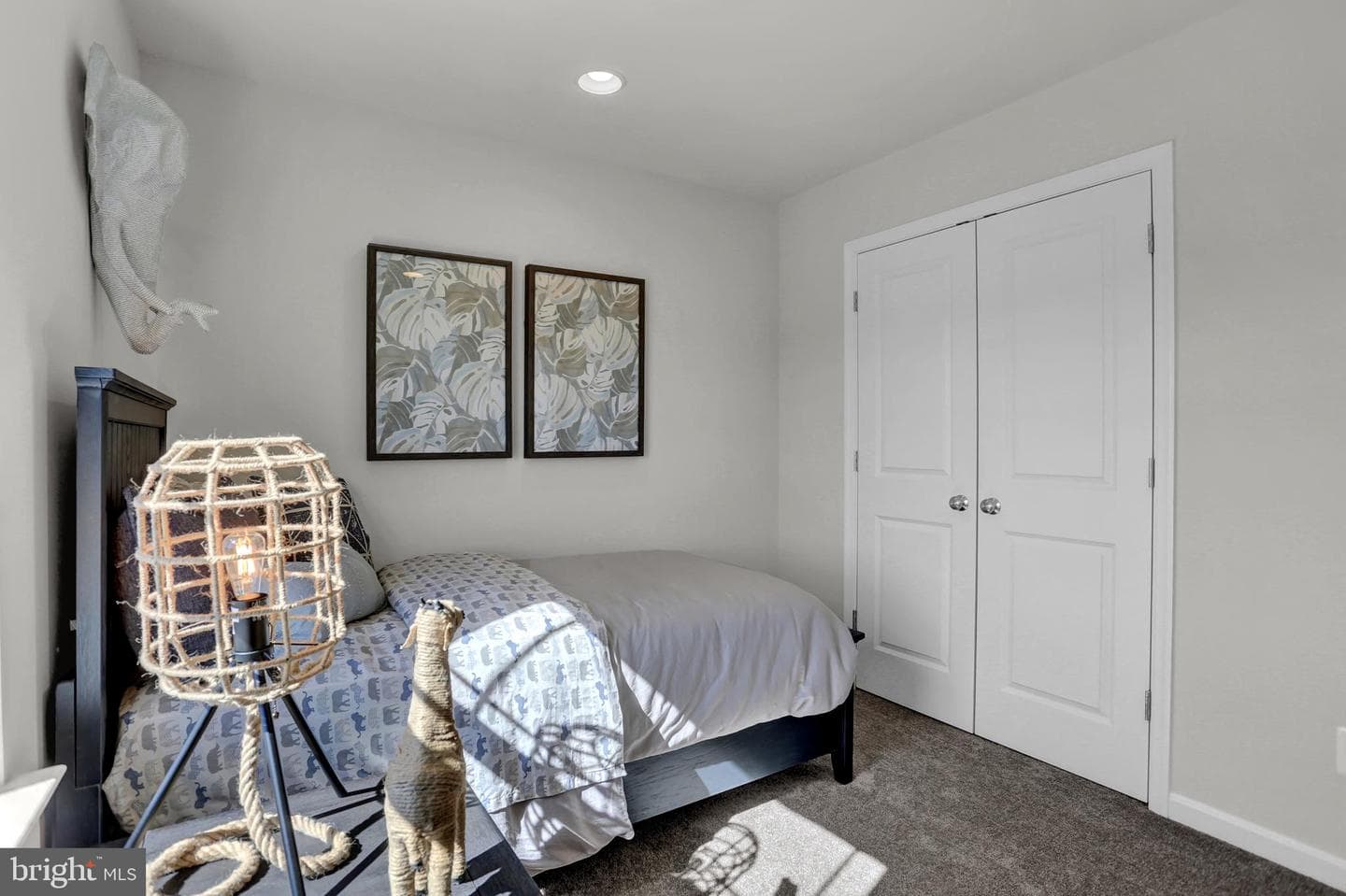 153 Sussex Place photo 2