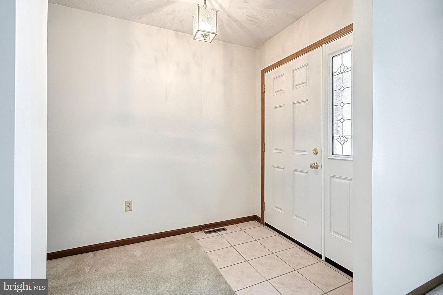 1209 E Walnut Street photo 11