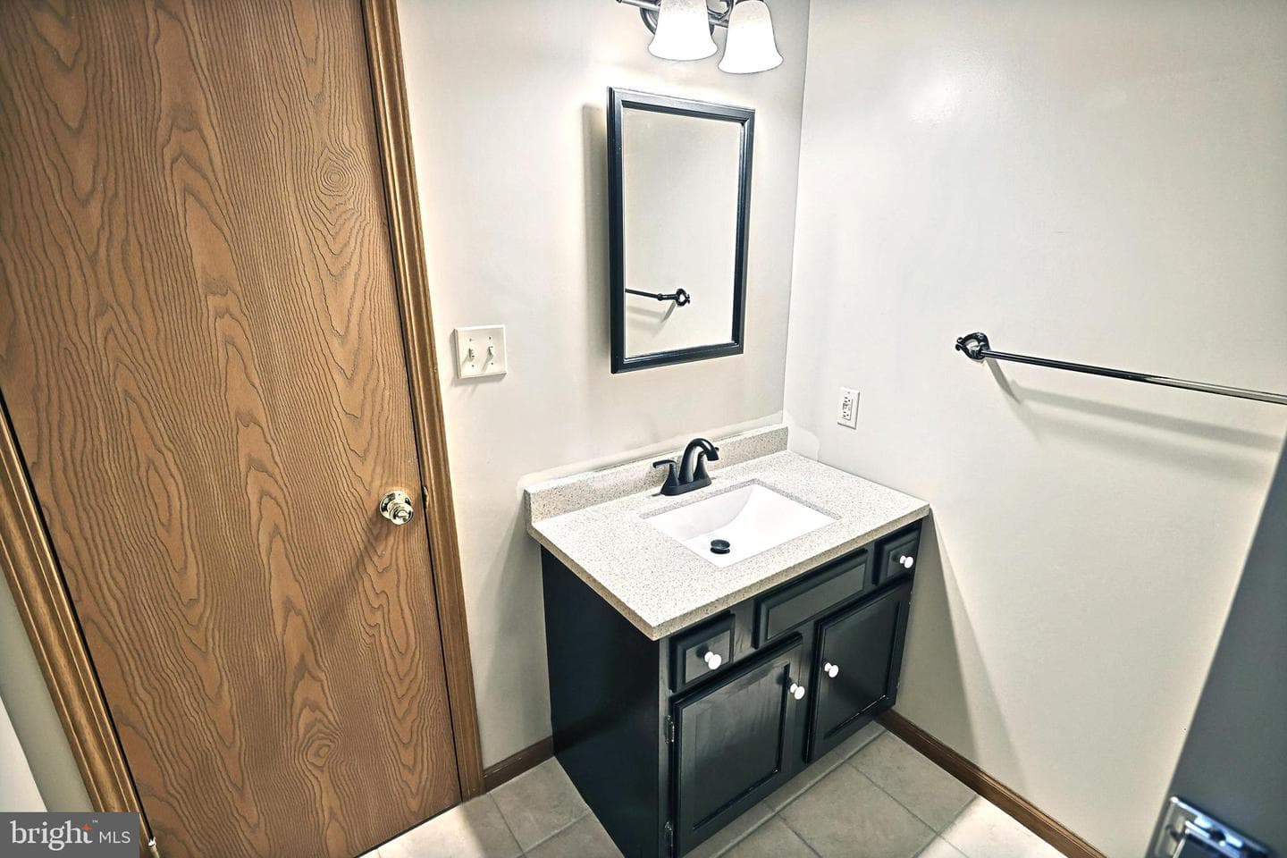 1209 E Walnut Street photo 27