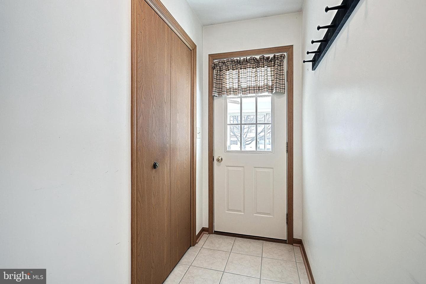1209 E Walnut Street photo 30