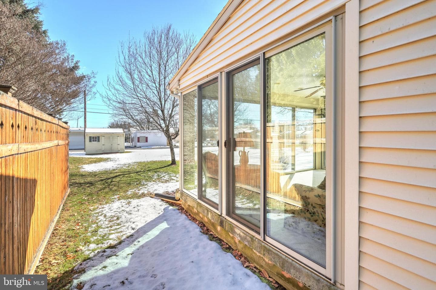 1209 E Walnut Street photo 5