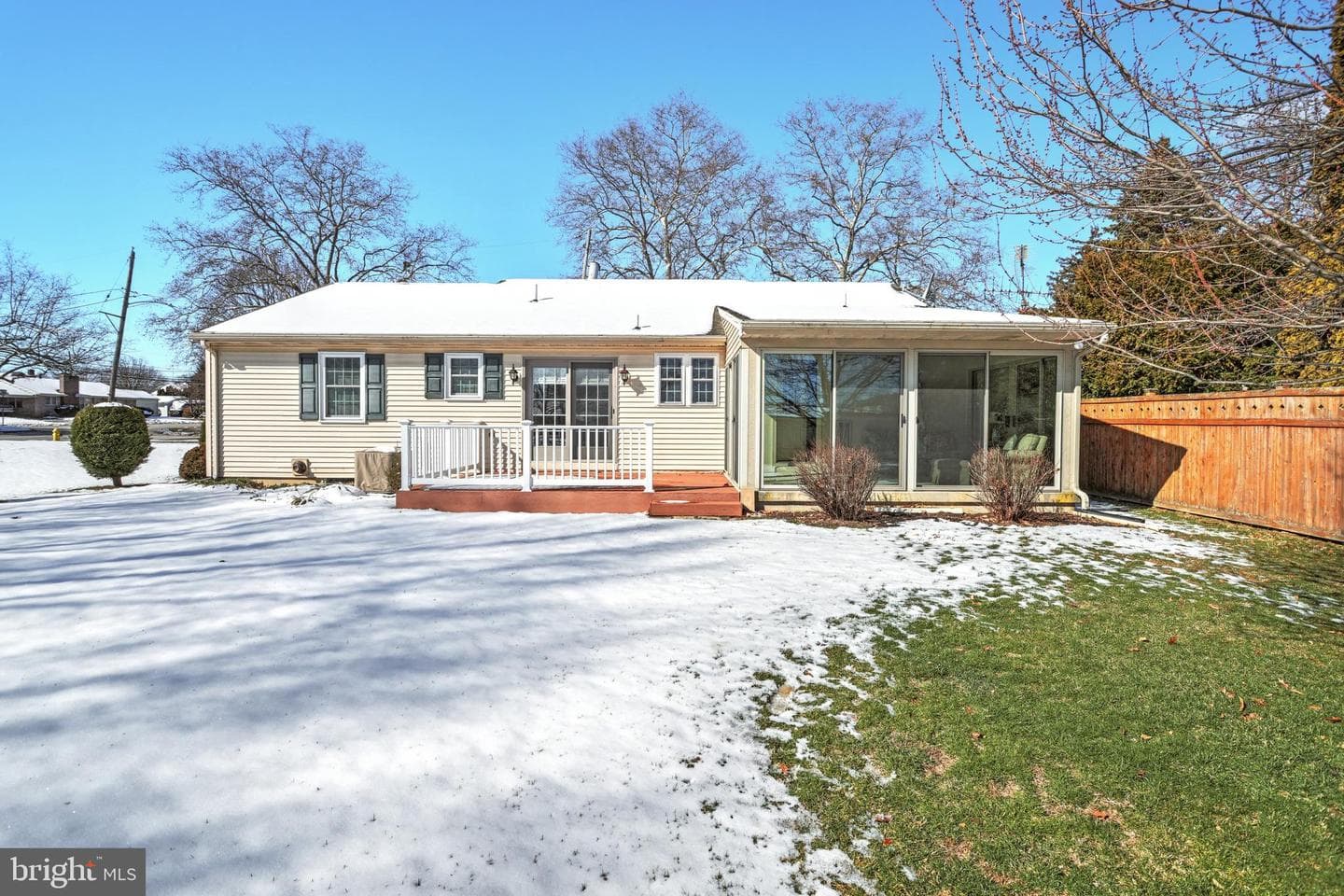 1209 E Walnut Street photo 7