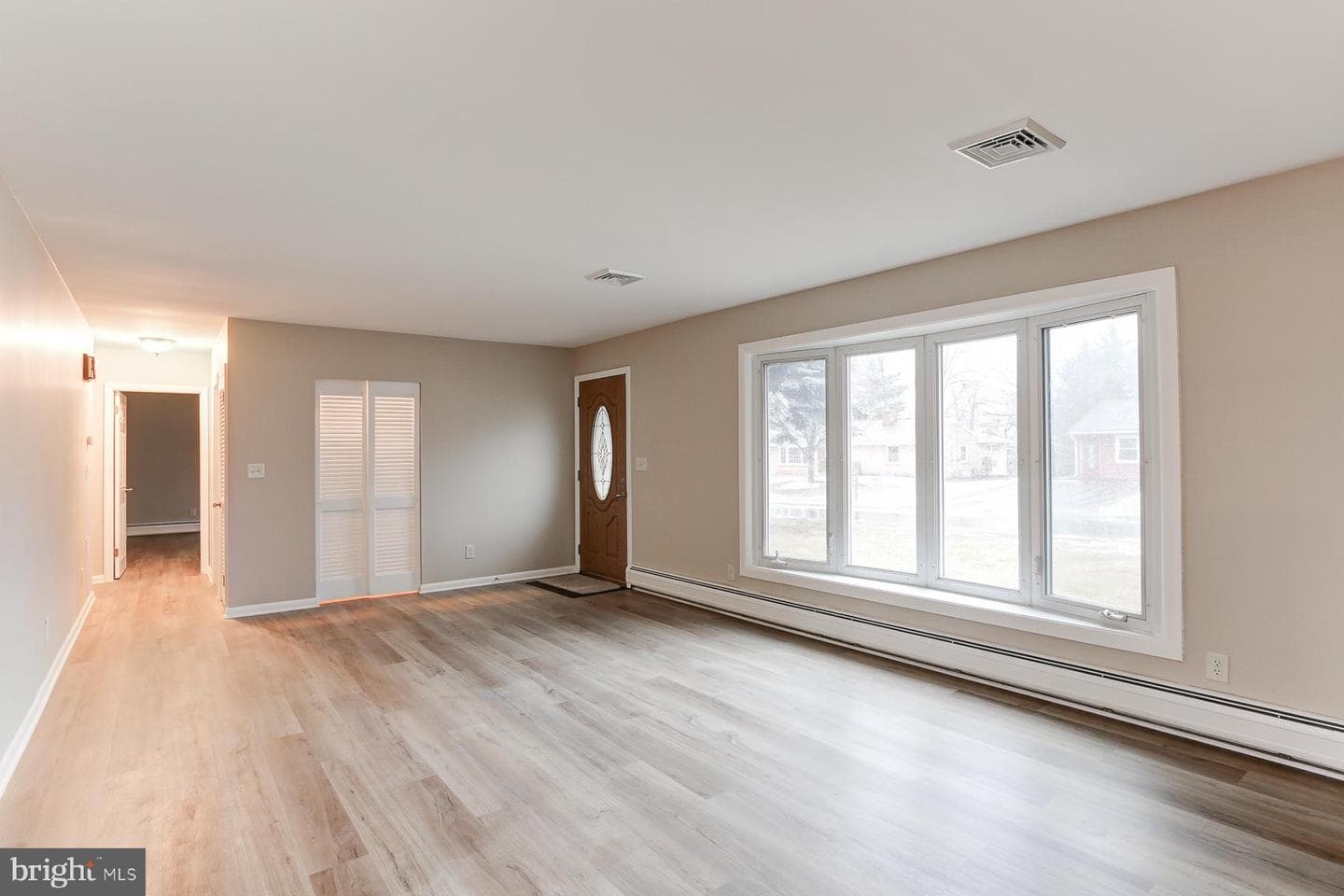 309 Hillcrest Drive photo 3