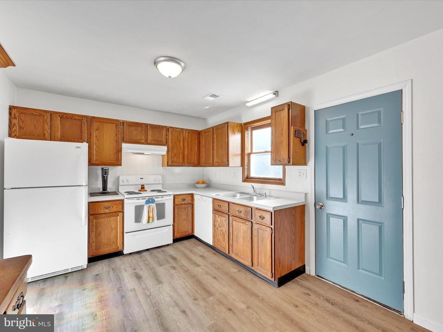 5 Stuart Circle photo 8