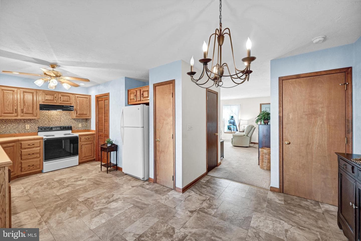550 E Walnut Street photo 16
