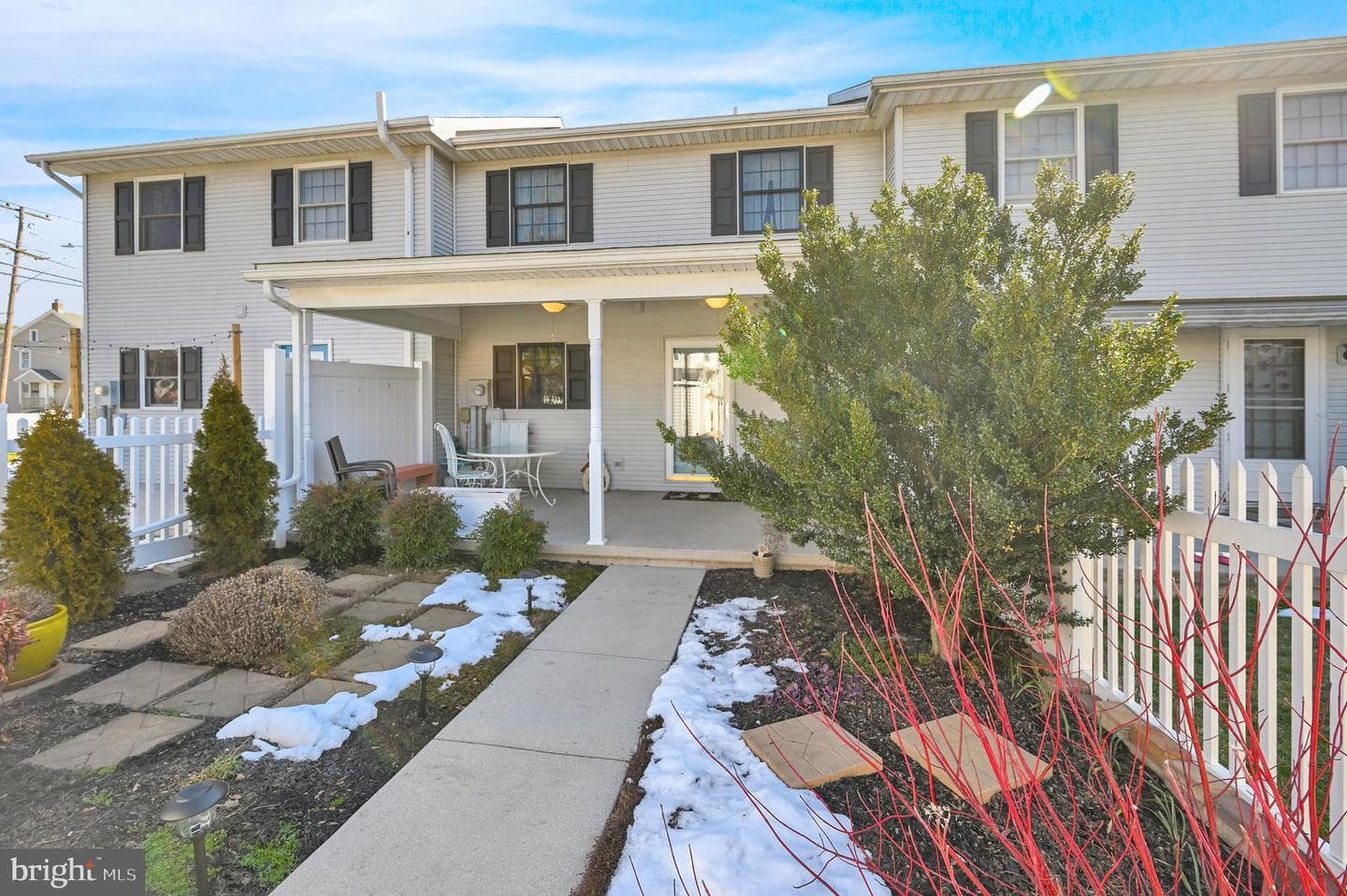 550 E Walnut Street photo 33