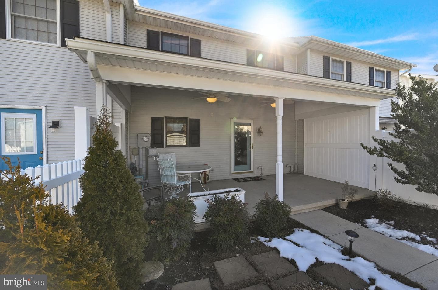 550 E Walnut Street photo 35