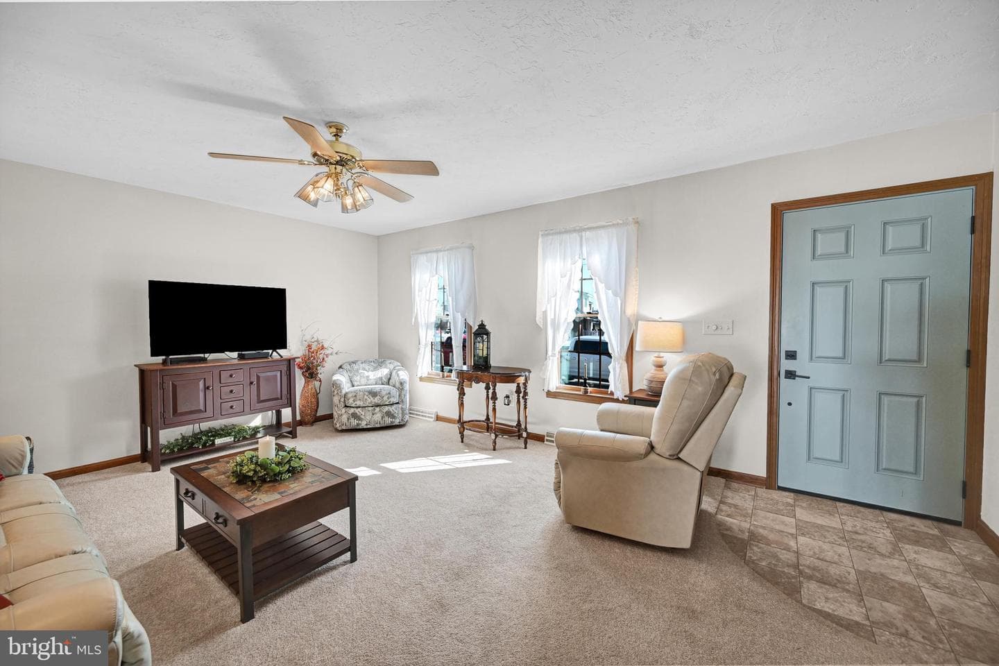 550 E Walnut Street photo 5