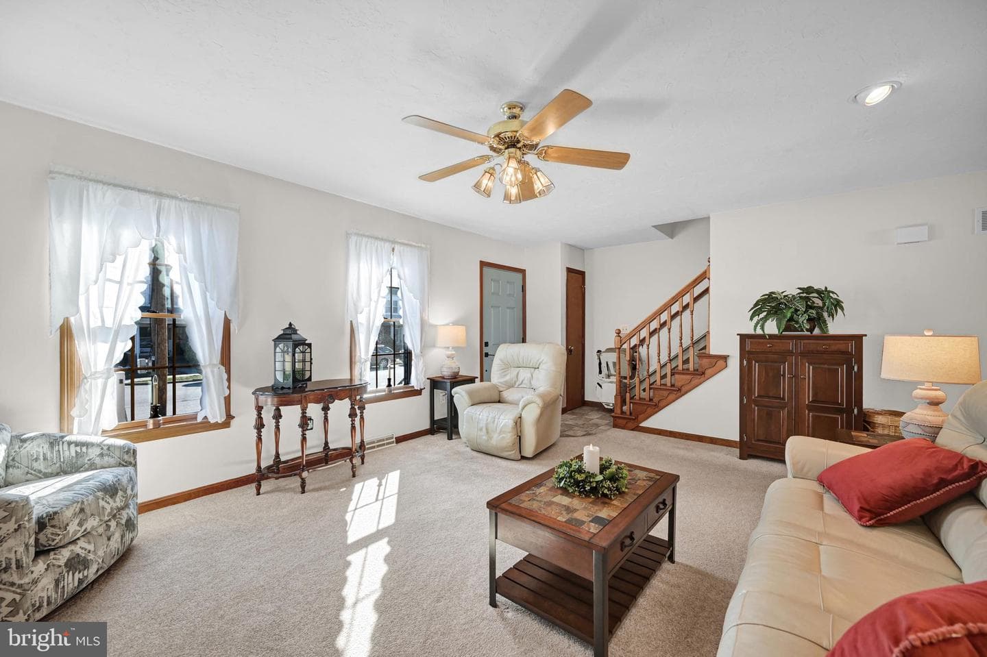 550 E Walnut Street photo 6