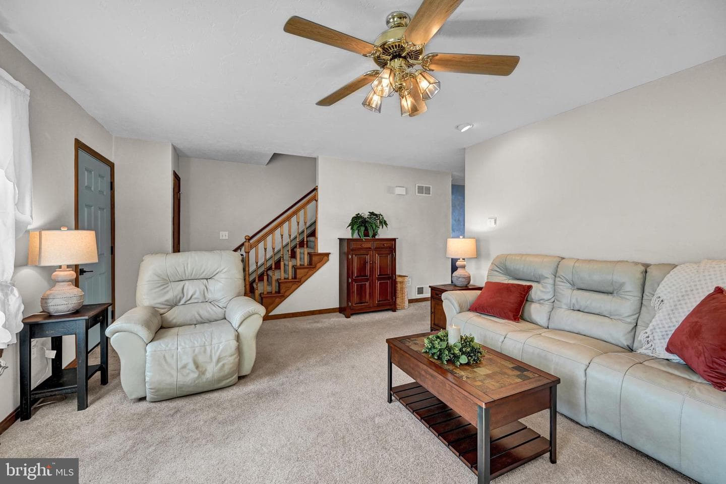 550 E Walnut Street photo 7