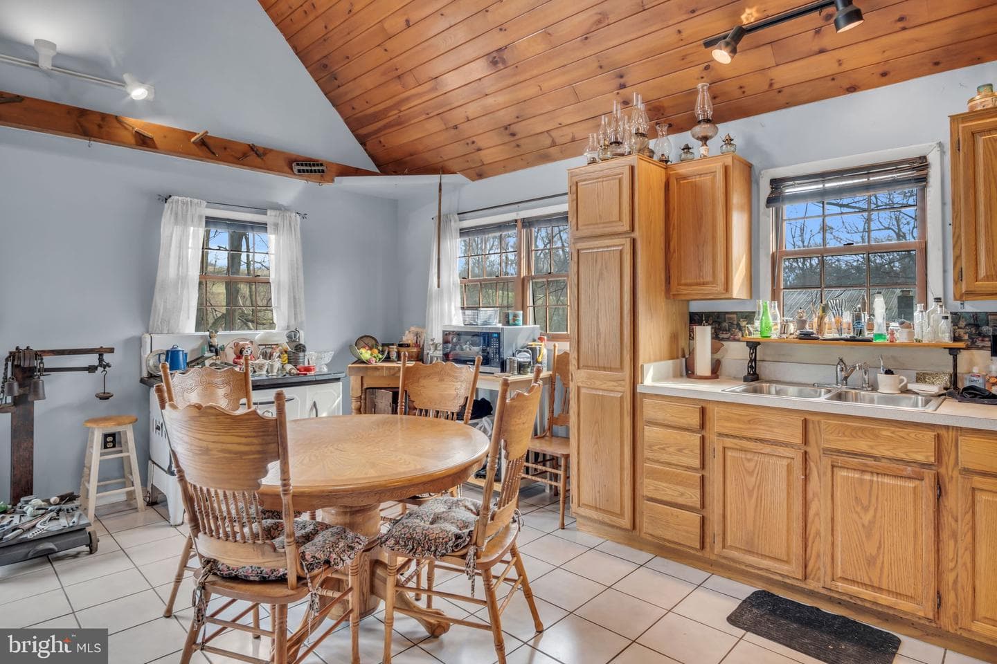 1142 Trinity North Road photo 10