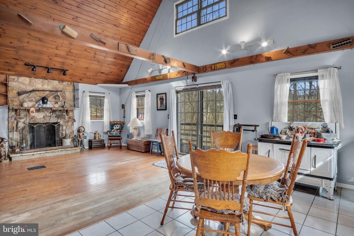 1142 Trinity North Road photo 11