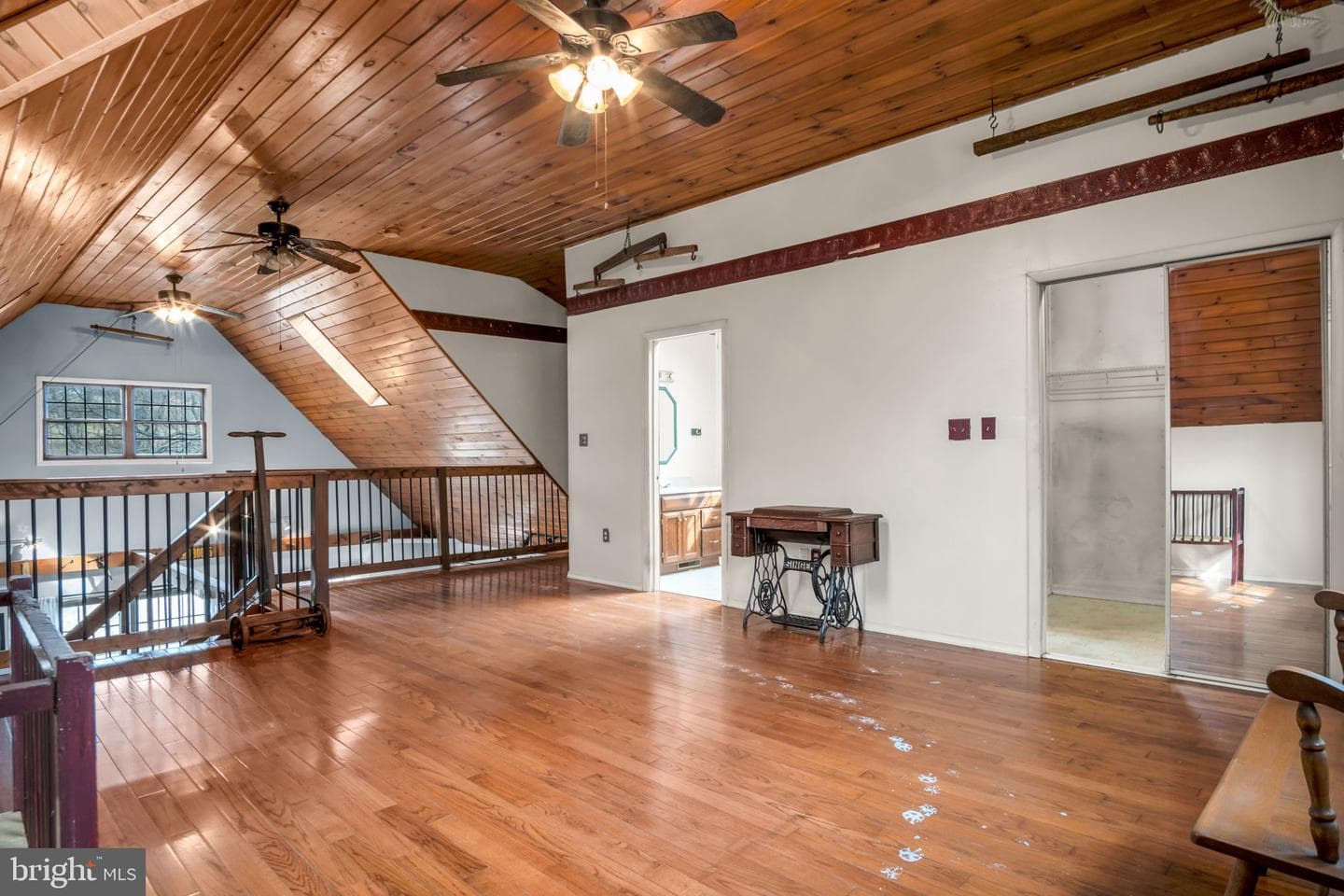 1142 Trinity North Road photo 27
